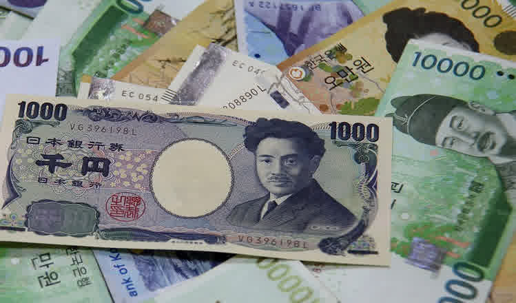 Asia FX slips as S Korean won slumps on political crisis; yen up on rate hike bets